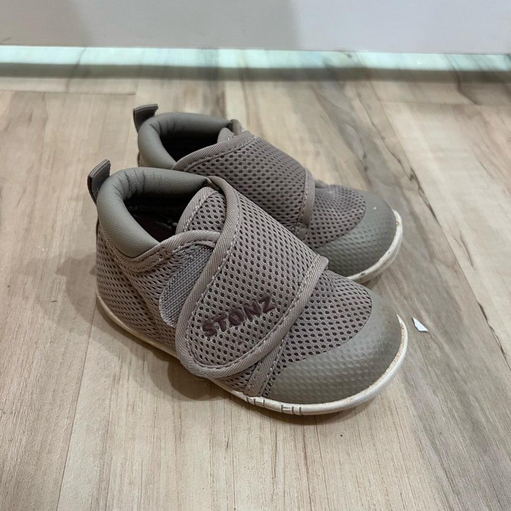 Stonz Kids Sneakers in Taupe